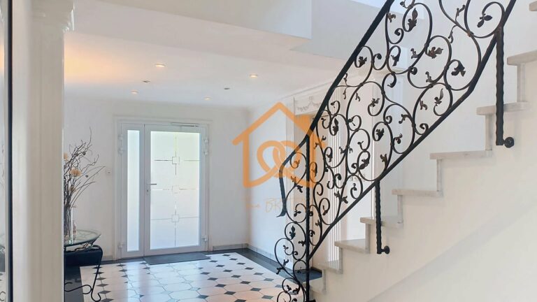 Bel appartement T3 CLIMATISE, sans vis à vis, terrasse, combles aménageables et 1 garage - Premi'home Agence immobilière Aix En Provence