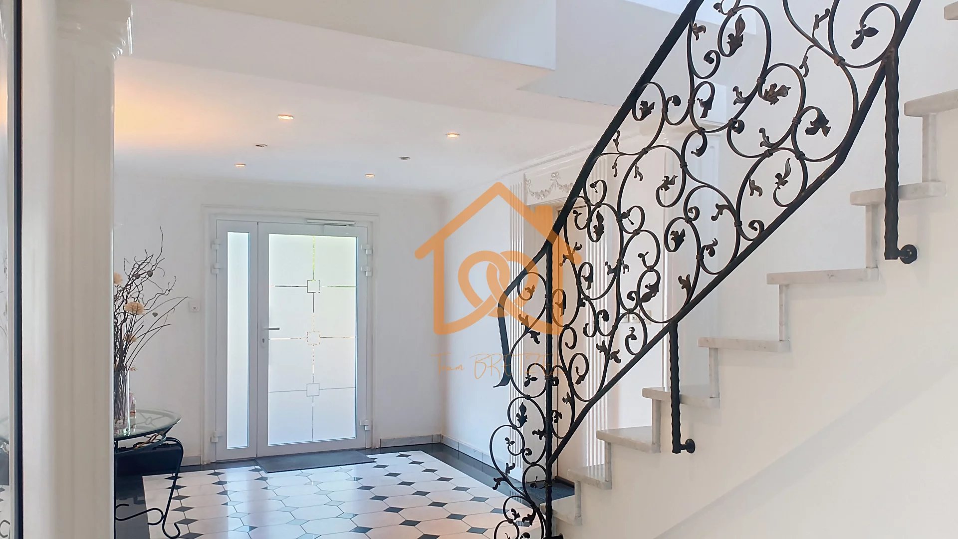 Bel appartement T3 CLIMATISE, sans vis à vis, terrasse, combles aménageables et 1 garage - Premi'home Agence immobilière Aix En Provence
