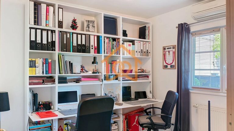 Bel appartement T3 CLIMATISE, sans vis à vis, terrasse, combles aménageables et 1 garage - Premi'home Agence immobilière Aix En Provence